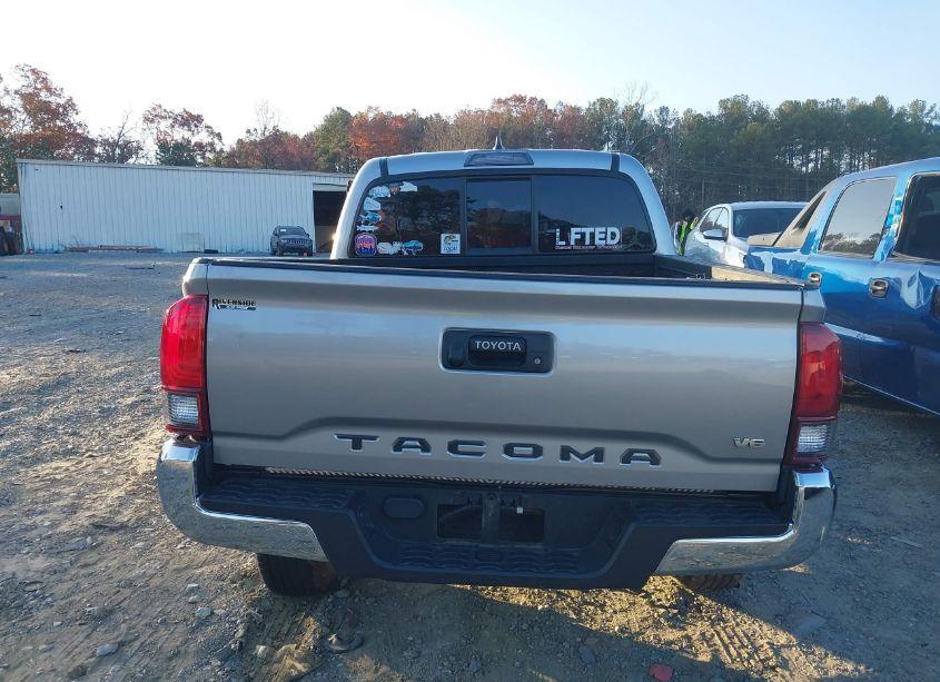 Photo 16 of 2019 Toyota Tacoma SR (VIN 5TFAX5GNXKX161996)