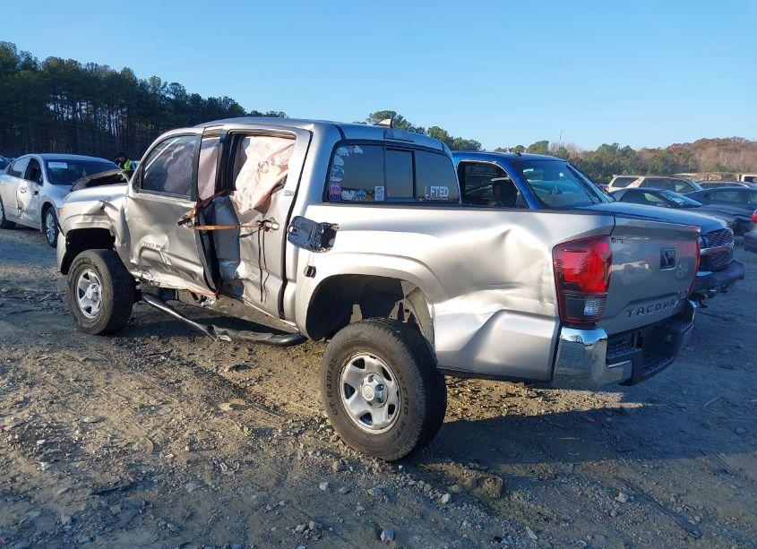 Photo 3 of 2019 Toyota Tacoma SR (VIN 5TFAX5GNXKX161996)