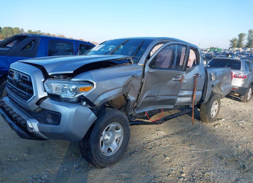 Photo 6 of 2019 Toyota Tacoma SR (VIN 5TFAX5GNXKX161996)