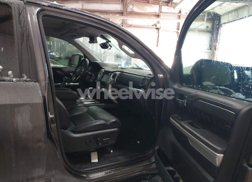 Photo 5 of 2016 Toyota Tundra PLATINUM 5.7L V8 (VIN 5TFAY5F10GX505189)