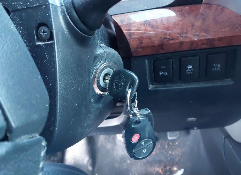 Photo 11 of 2014 Toyota Tundra 1794 5.7L V8 (VIN 5TFAY5F11EX329105)