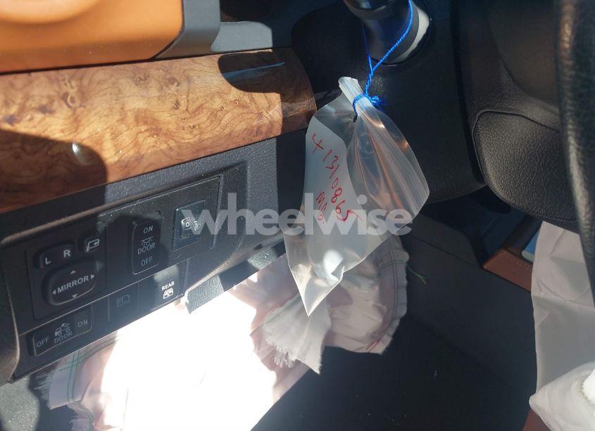 Photo 18 of 2020 Toyota Tundra 4WD (VIN 5TFAY5F12LX951676)