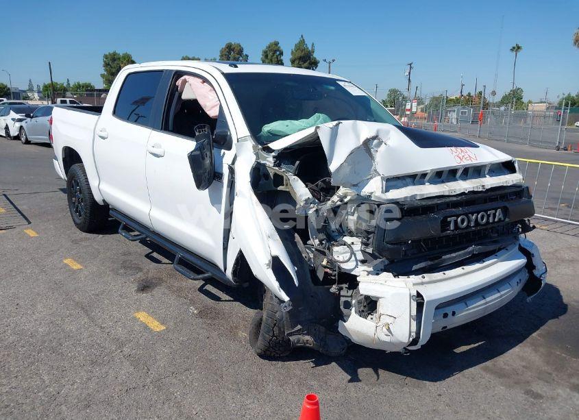 2015 Toyota Tundra PLATINUM 5.7L V8 (VIN 5TFAY5F15FX453153) main photo