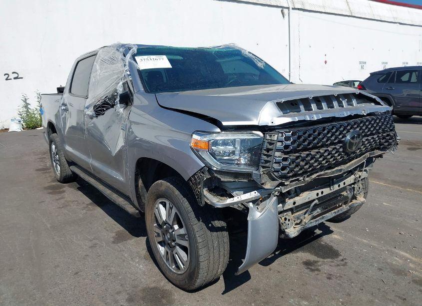 2020 Toyota Tundra PLATINUM (VIN 5TFAY5F18LX919055) main photo