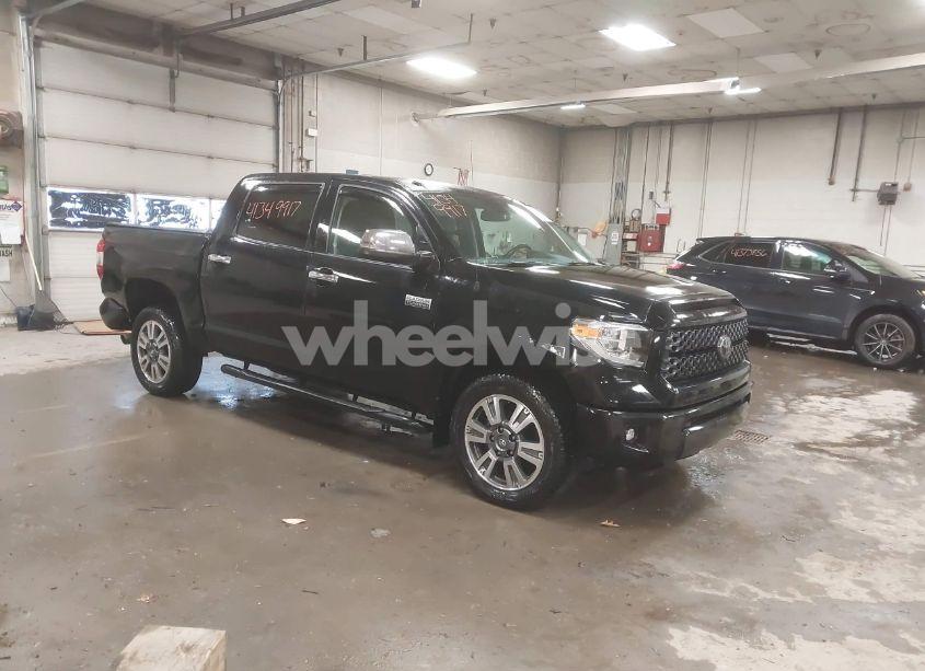 2019 Toyota Tundra PLATINUM 5.7L V8 (VIN 5TFAY5F19KX836961) main photo