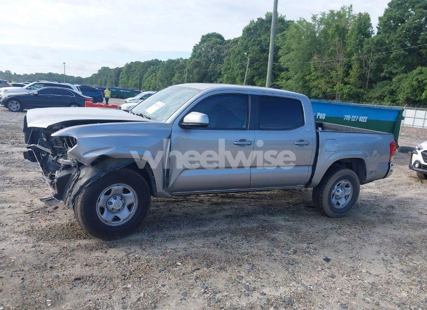 Photo 15 of 2016 Toyota Tacoma SR5 V6 (VIN 5TFAZ5CN0GX006431)