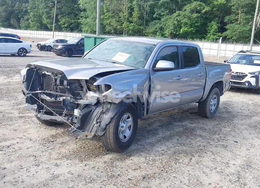 Photo 2 of 2016 Toyota Tacoma SR5 V6 (VIN 5TFAZ5CN0GX006431)