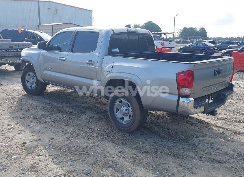 Photo 3 of 2016 Toyota Tacoma SR5 V6 (VIN 5TFAZ5CN0GX006431)