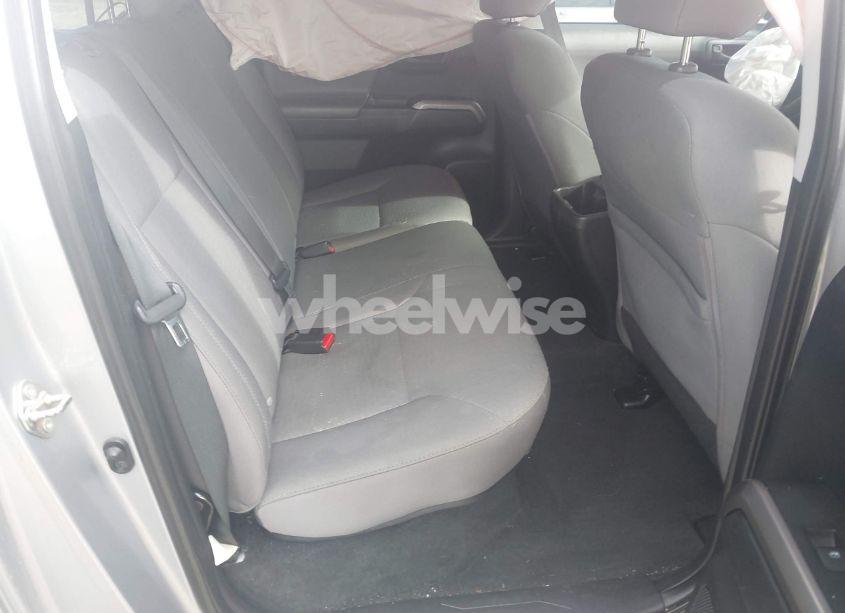Photo 8 of 2016 Toyota Tacoma SR5 V6 (VIN 5TFAZ5CN0GX006431)