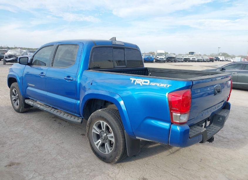 Photo 3 of 2016 Toyota Tacoma TRD SPORT (VIN 5TFAZ5CN0GX020104)