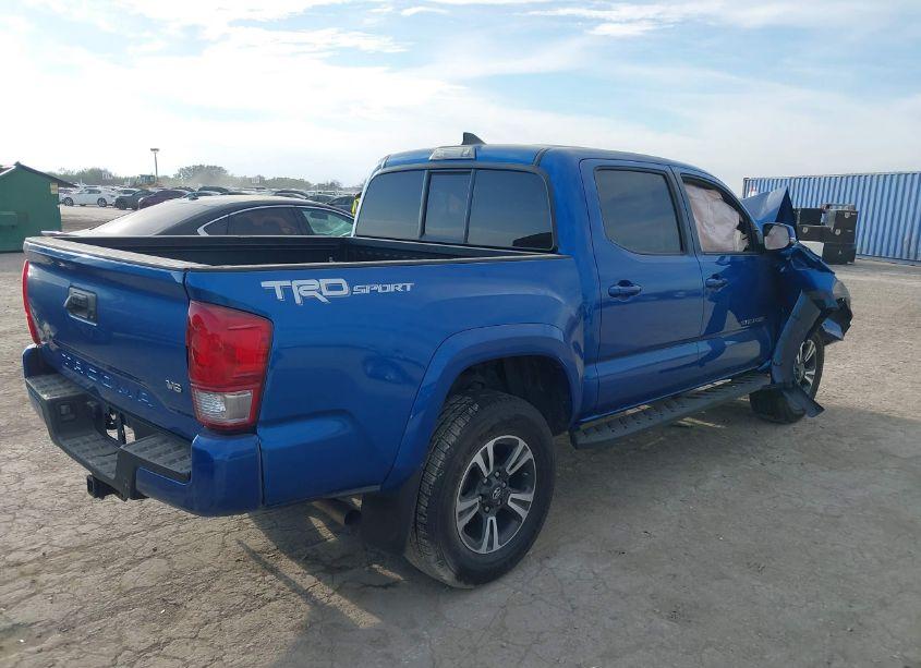 Photo 4 of 2016 Toyota Tacoma TRD SPORT (VIN 5TFAZ5CN0GX020104)