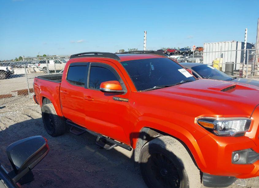Photo 12 of 2017 Toyota Tacoma TRD SPORT (VIN 5TFAZ5CN0HX029869)