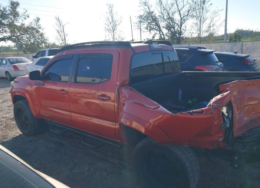 Photo 13 of 2017 Toyota Tacoma TRD SPORT (VIN 5TFAZ5CN0HX029869)