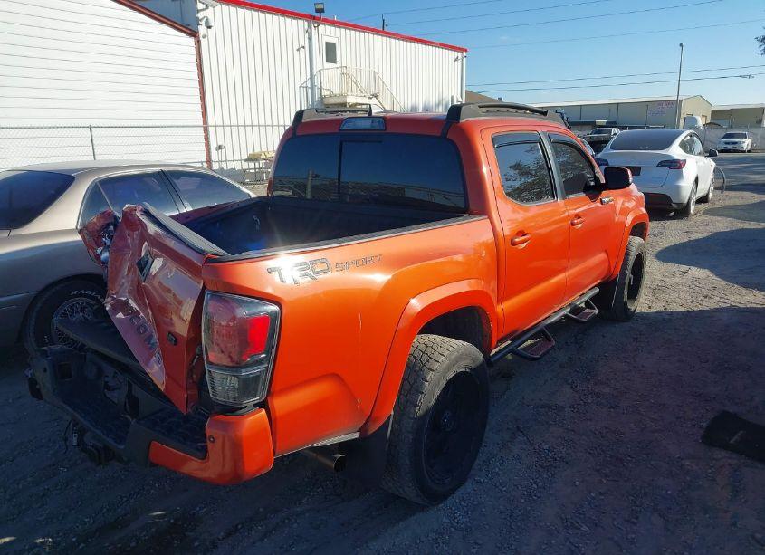 Photo 4 of 2017 Toyota Tacoma TRD SPORT (VIN 5TFAZ5CN0HX029869)