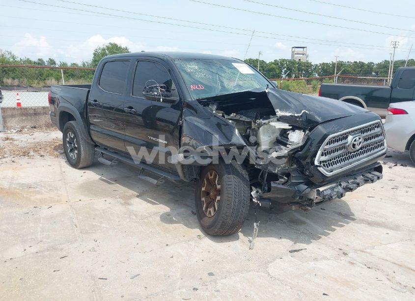 2017 Toyota Tacoma TRD OFF ROAD (VIN 5TFAZ5CN0HX034456) main photo