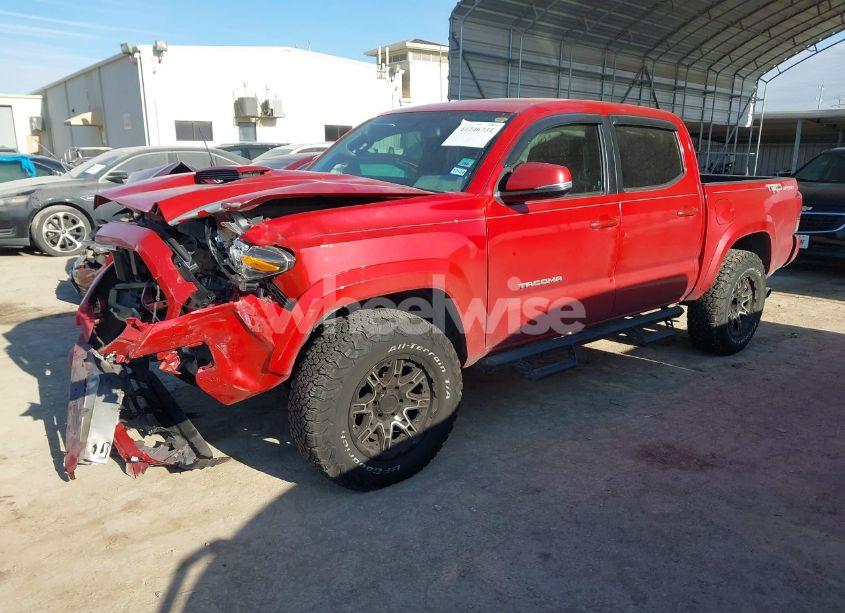 Photo 2 of 2017 Toyota Tacoma TRD SPORT (VIN 5TFAZ5CN0HX047269)