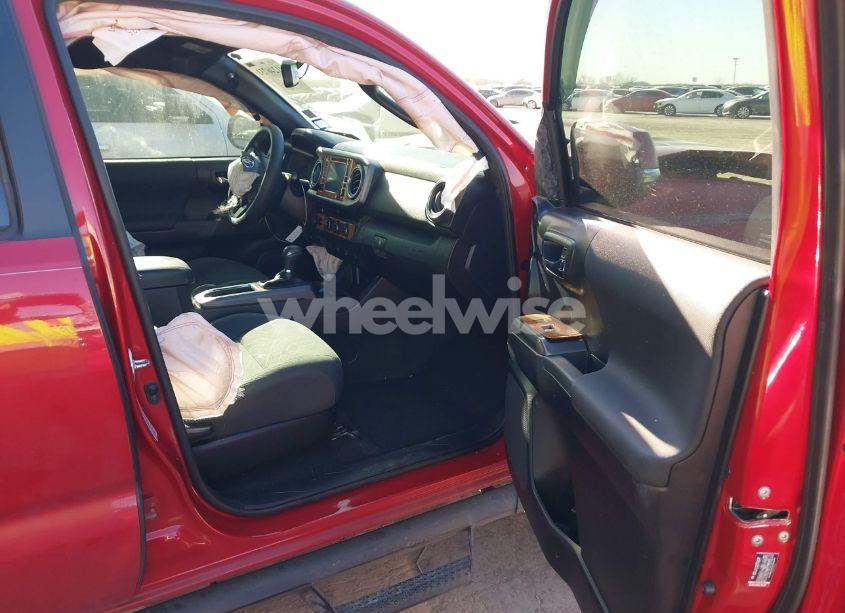 Photo 5 of 2017 Toyota Tacoma TRD SPORT (VIN 5TFAZ5CN0HX047269)