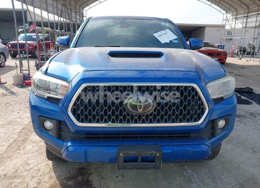 Photo 12 of 2018 Toyota Tacoma (VIN 5TFAZ5CN0JX065261)