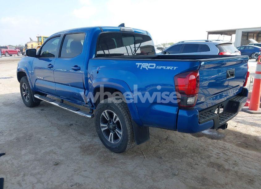 Photo 3 of 2018 Toyota Tacoma (VIN 5TFAZ5CN0JX065261)