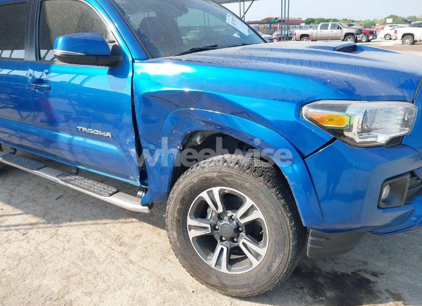 Photo 6 of 2018 Toyota Tacoma (VIN 5TFAZ5CN0JX065261)