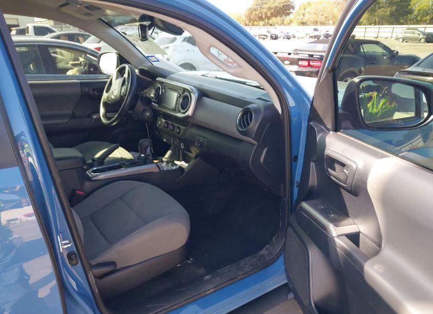 Photo 5 of 2019 Toyota Tacoma SR5 V6 (VIN 5TFAZ5CN0KX074611)