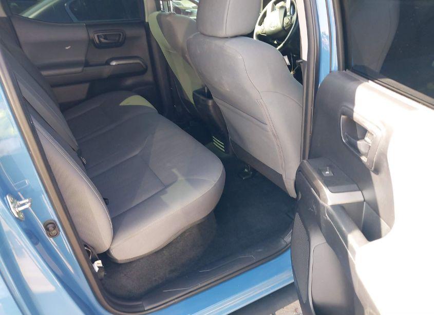 Photo 8 of 2019 Toyota Tacoma SR5 V6 (VIN 5TFAZ5CN0KX074611)