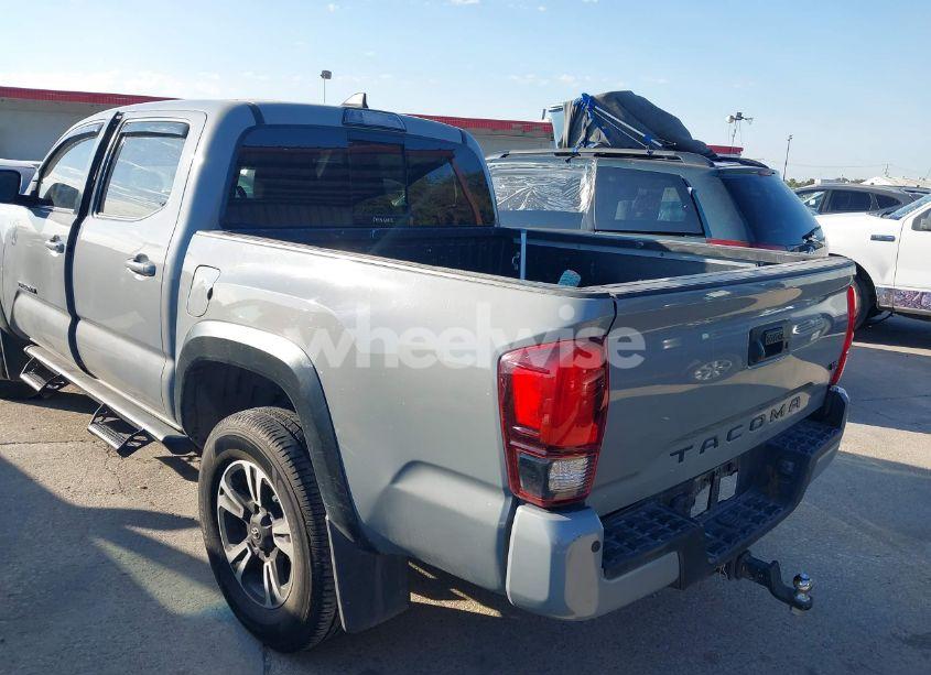 Photo 3 of 2019 Toyota Tacoma TRD SPORT (VIN 5TFAZ5CN0KX075631)