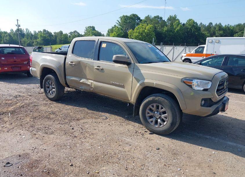 2019 Toyota Tacoma SR5 V6 (VIN 5TFAZ5CN0KX085088) main photo