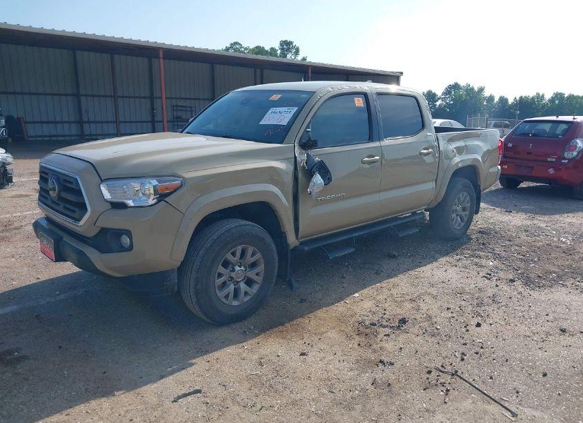 Photo 2 of 2019 Toyota Tacoma SR5 V6 (VIN 5TFAZ5CN0KX085088)