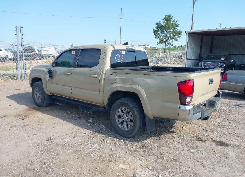Photo 3 of 2019 Toyota Tacoma SR5 V6 (VIN 5TFAZ5CN0KX085088)