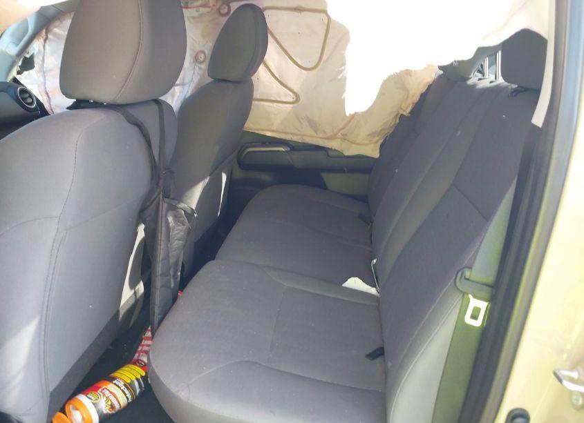 Photo 8 of 2019 Toyota Tacoma SR5 V6 (VIN 5TFAZ5CN0KX085088)