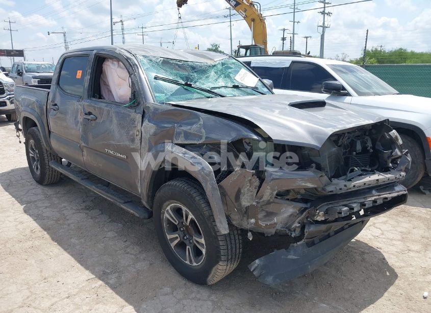2018 Toyota Tacoma TRD SPORT (VIN 5TFAZ5CN1JX060828) main photo