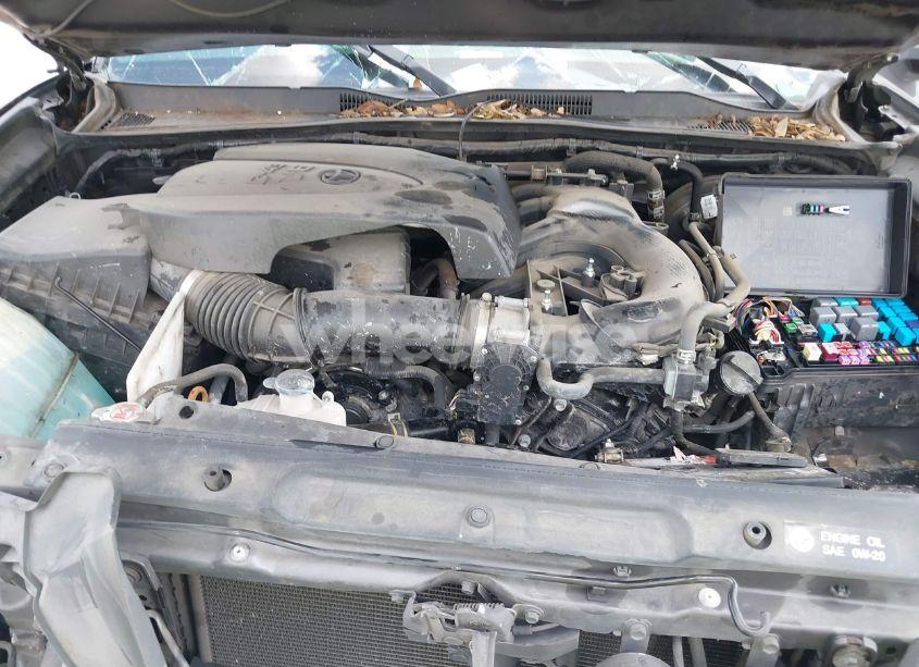 Photo 10 of 2018 Toyota Tacoma TRD SPORT (VIN 5TFAZ5CN1JX060828)