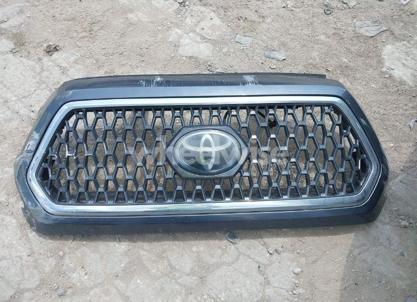 Photo 11 of 2018 Toyota Tacoma TRD SPORT (VIN 5TFAZ5CN1JX060828)