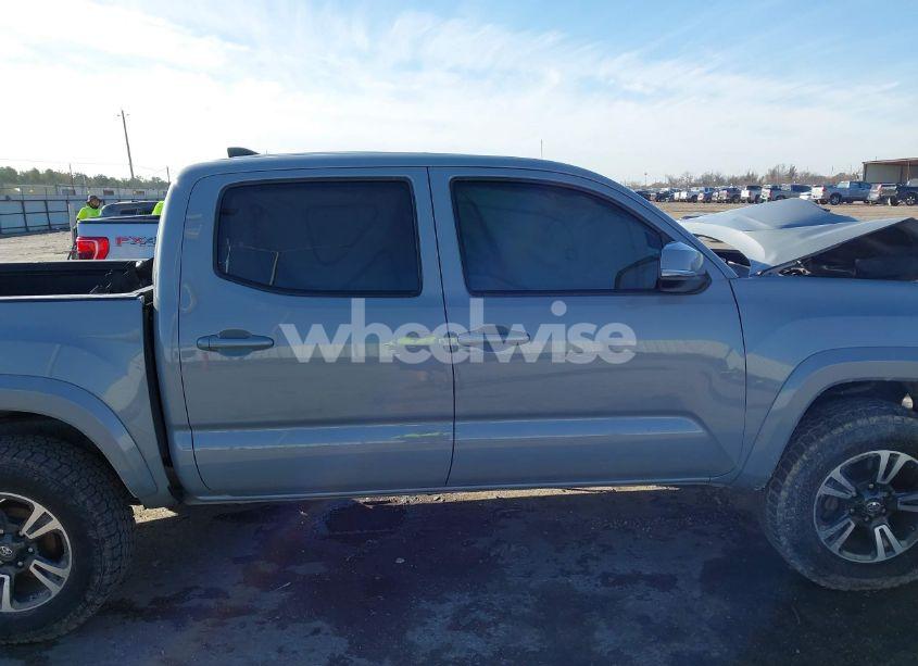 Photo 14 of 2018 Toyota Tacoma TRD SPORT (VIN 5TFAZ5CN1JX062501)