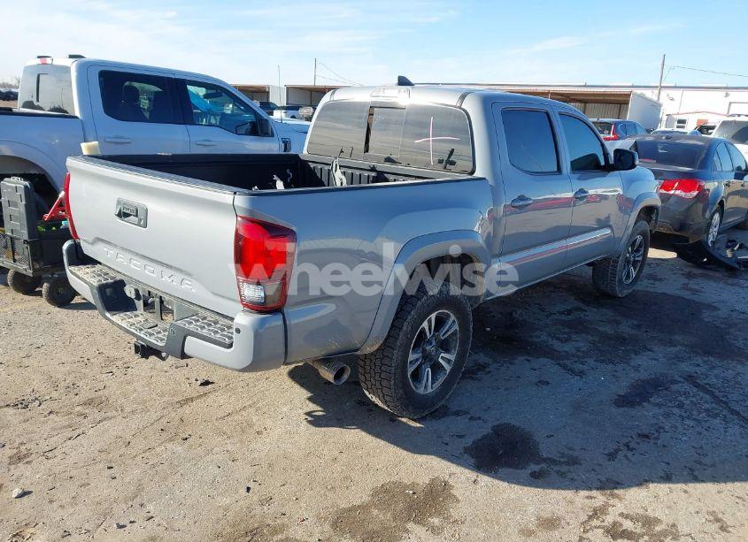 Photo 4 of 2018 Toyota Tacoma TRD SPORT (VIN 5TFAZ5CN1JX062501)