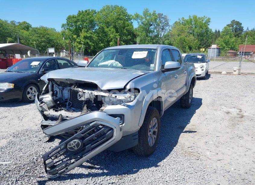 Photo 2 of 2019 Toyota Tacoma SR5 V6 (VIN 5TFAZ5CN1KX081762)