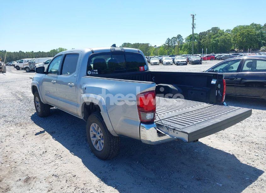 Photo 3 of 2019 Toyota Tacoma SR5 V6 (VIN 5TFAZ5CN1KX081762)