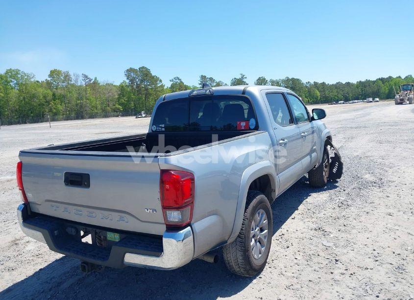 Photo 4 of 2019 Toyota Tacoma SR5 V6 (VIN 5TFAZ5CN1KX081762)