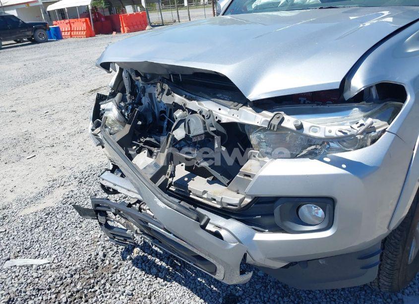 Photo 6 of 2019 Toyota Tacoma SR5 V6 (VIN 5TFAZ5CN1KX081762)