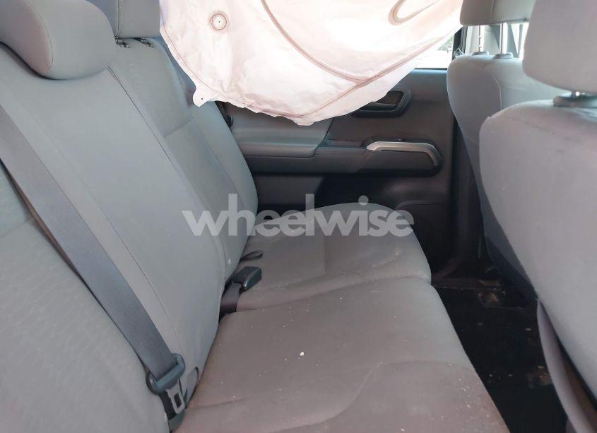 Photo 8 of 2019 Toyota Tacoma SR5 V6 (VIN 5TFAZ5CN1KX081762)