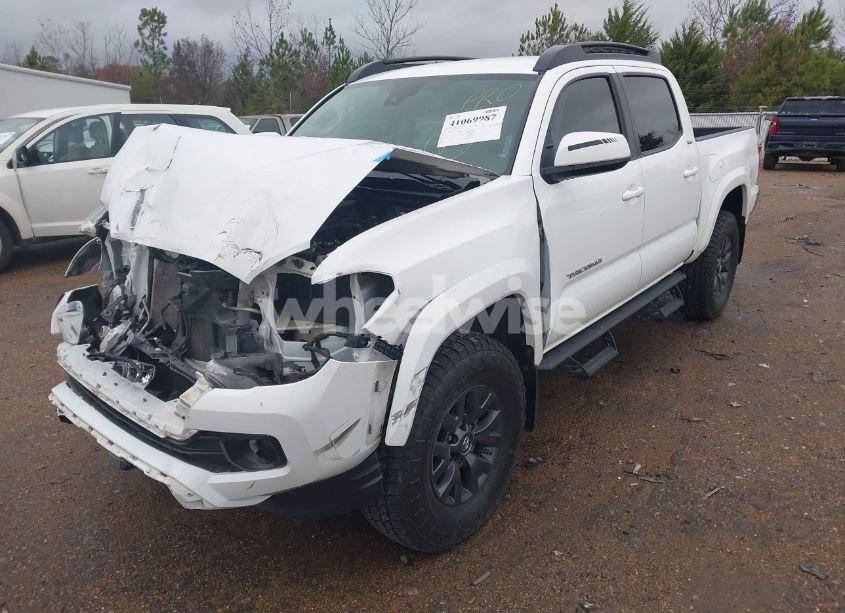 Photo 2 of 2020 Toyota Tacoma SR5 V6 (VIN 5TFAZ5CN1LX094383)