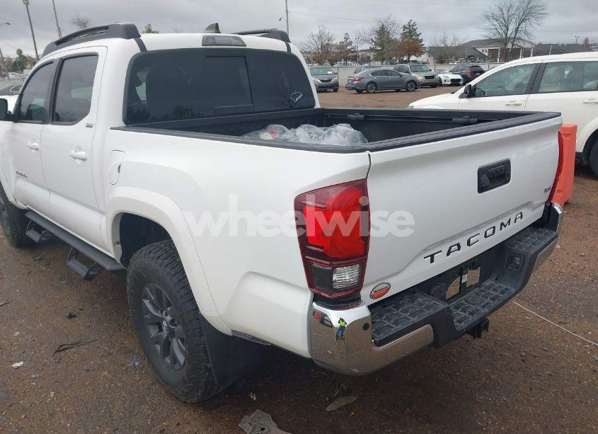 Photo 3 of 2020 Toyota Tacoma SR5 V6 (VIN 5TFAZ5CN1LX094383)