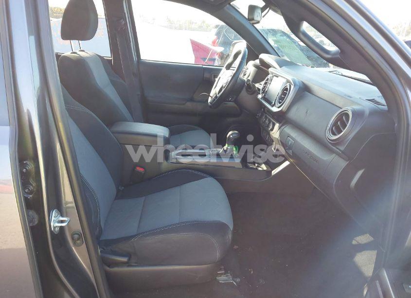 Photo 5 of 2021 Toyota Tacoma TRD SPORT (VIN 5TFAZ5CN1MX098953)