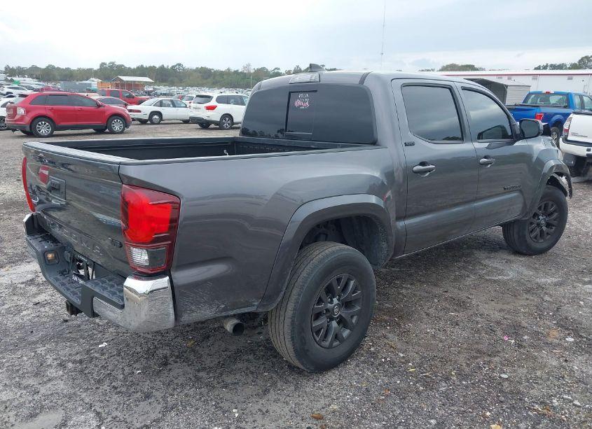 Photo 4 of 2021 Toyota Tacoma SR5 V6 (VIN 5TFAZ5CN1MX109272)