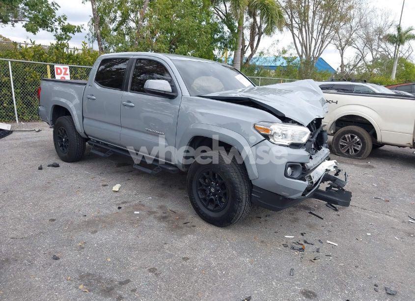 2021 Toyota Tacoma SR5 V6 (VIN 5TFAZ5CN1MX113810) main photo