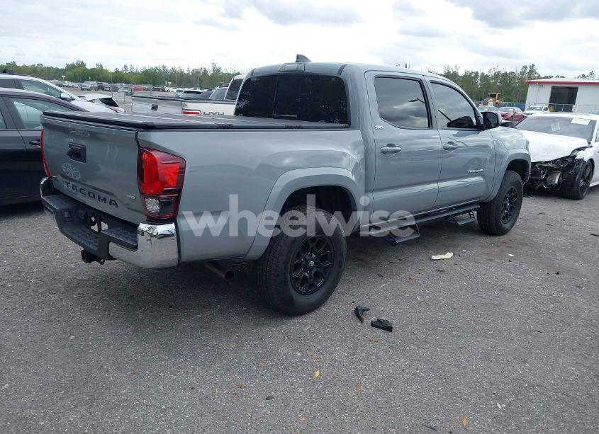 Photo 4 of 2021 Toyota Tacoma SR5 V6 (VIN 5TFAZ5CN1MX113810)