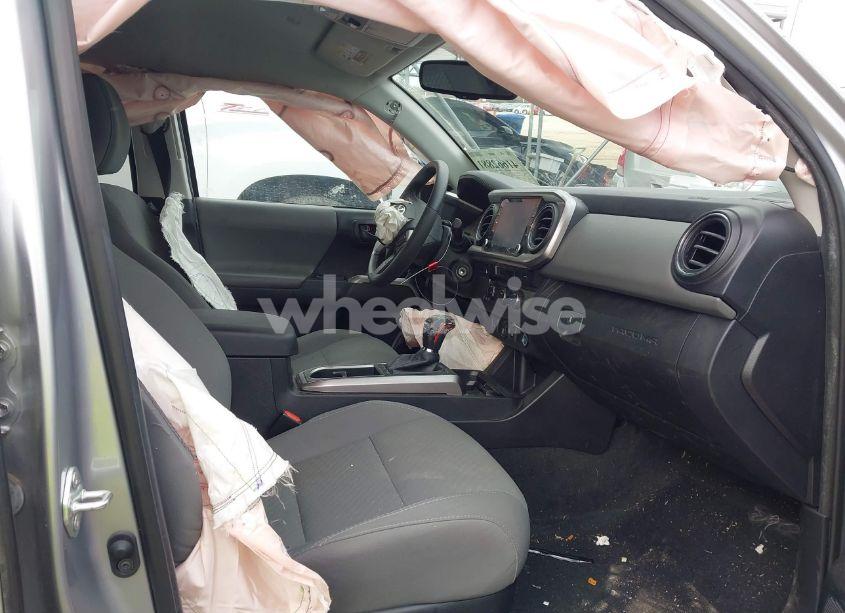 Photo 5 of 2021 Toyota Tacoma SR5 V6 (VIN 5TFAZ5CN1MX116321)