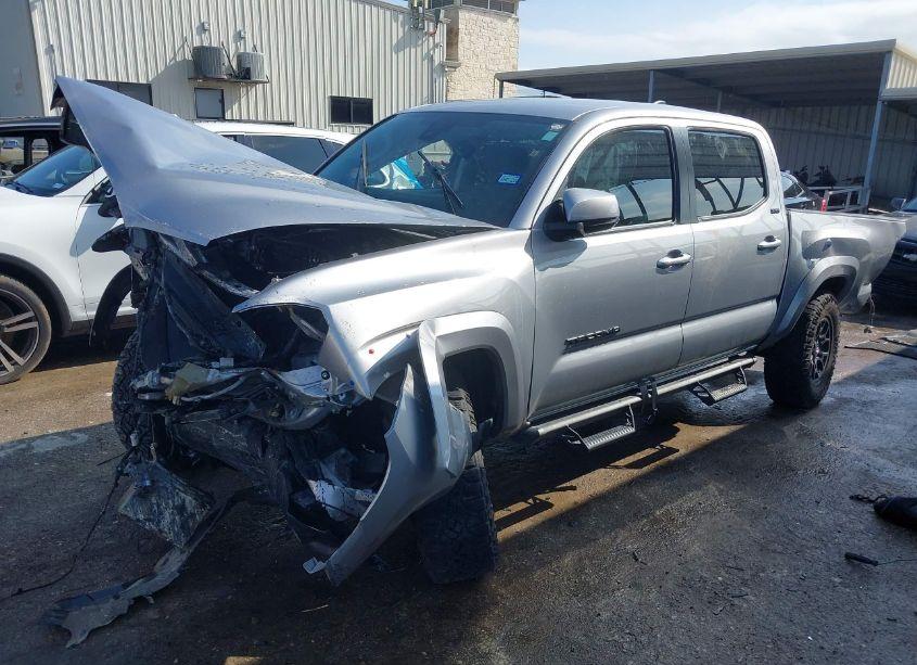 Photo 2 of 2021 Toyota Tacoma SR5 V6 (VIN 5TFAZ5CN1MX118733)