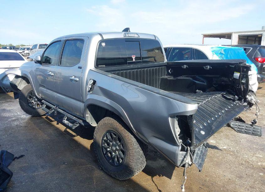 Photo 3 of 2021 Toyota Tacoma SR5 V6 (VIN 5TFAZ5CN1MX118733)